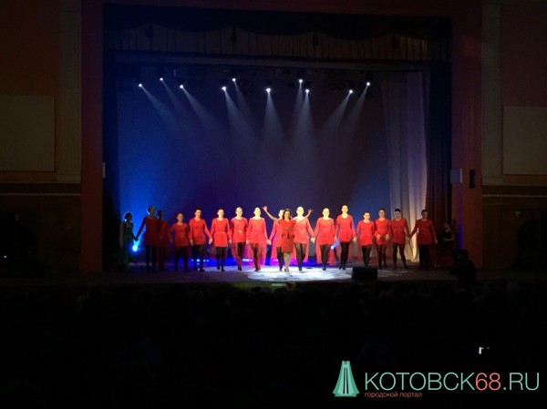 "Шоу продолжается": В ДК прошел концерт танцевального коллектива "Багира"