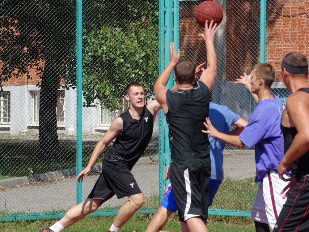 В Котовске прошел городской турнир по стритболу на Кубок главы города