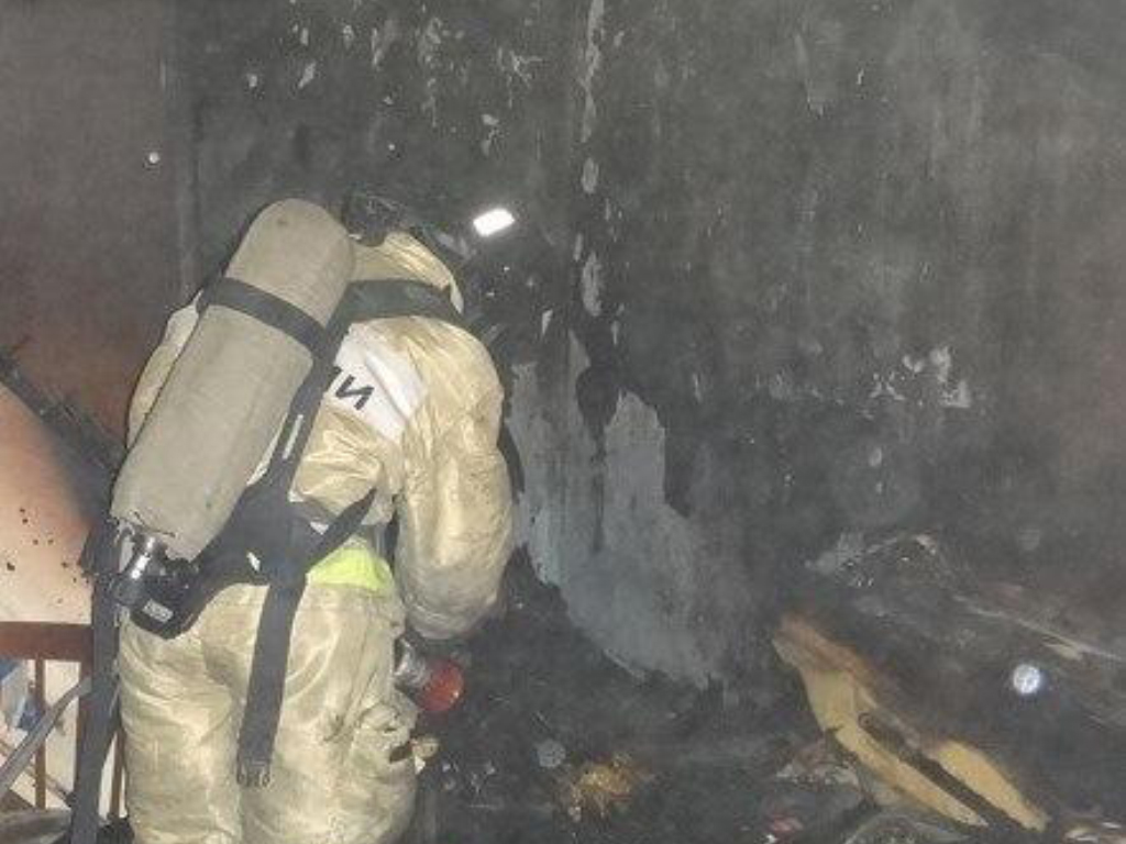 В Котовске выгорел жилой дом: пострадали женщина и трое детей
