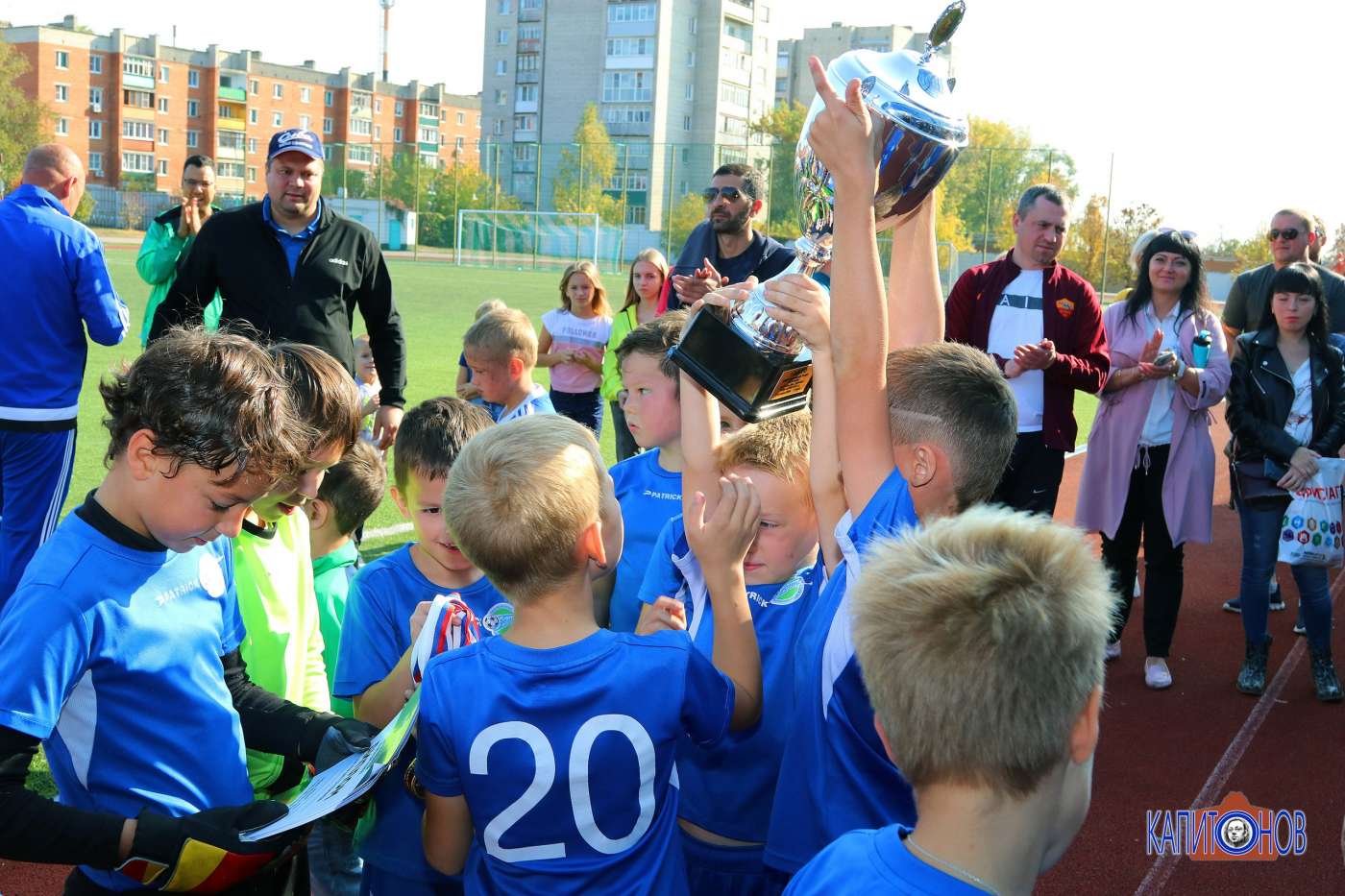 Золото, прошедшего в Котовске межрегионального турнира по футболу, взяли мальчишки из Пензы