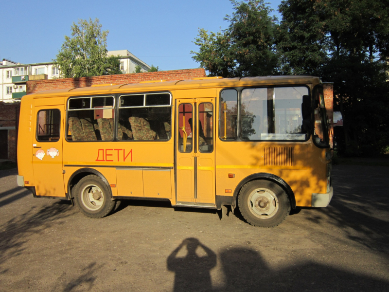 Родители котовских школьников жалуются на отсутствие школьных автобусов